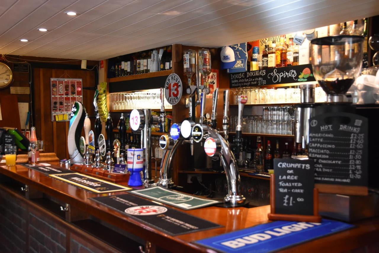 The Bell Inn Salisbury Buitenkant foto