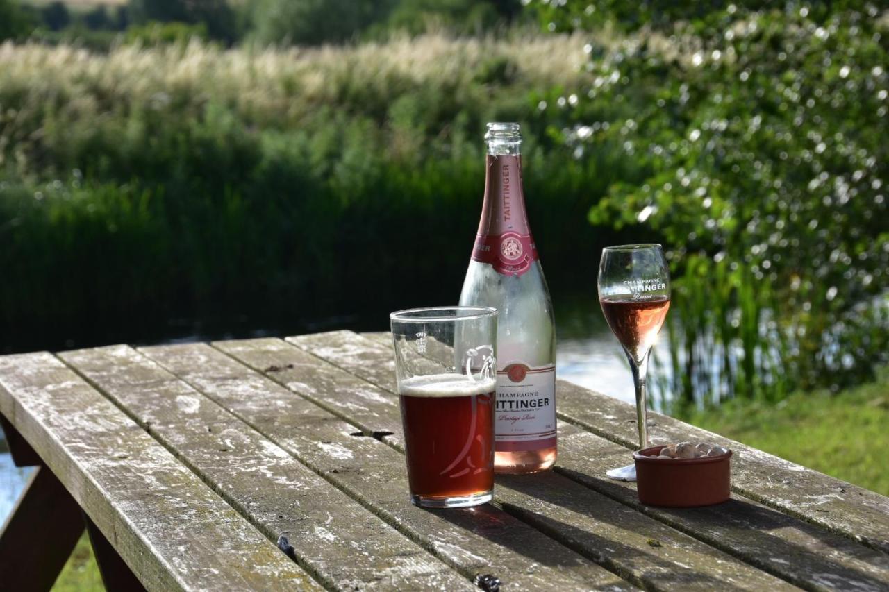 The Bell Inn Salisbury Buitenkant foto