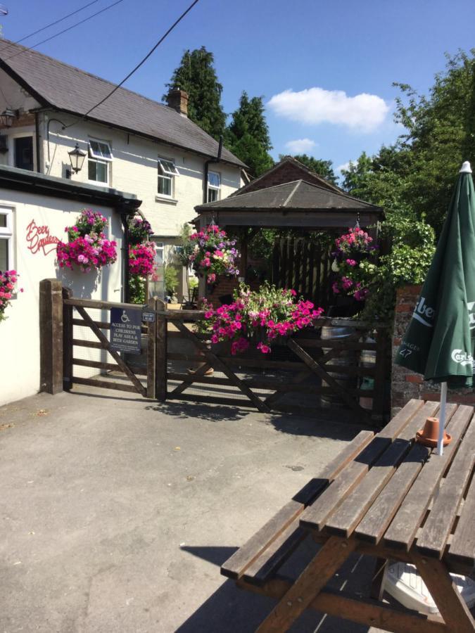 The Bell Inn Salisbury Buitenkant foto